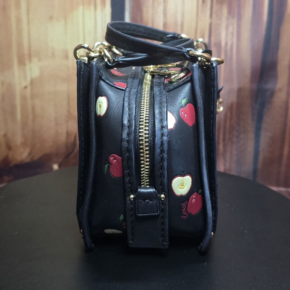 Coach Dreamer 21 Scattered Apple Crossbody Bag -RARE - EUC - Picture 5 of 16